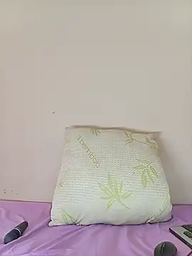 SparklingMelons online show from July 19, 2026, 8:29 am