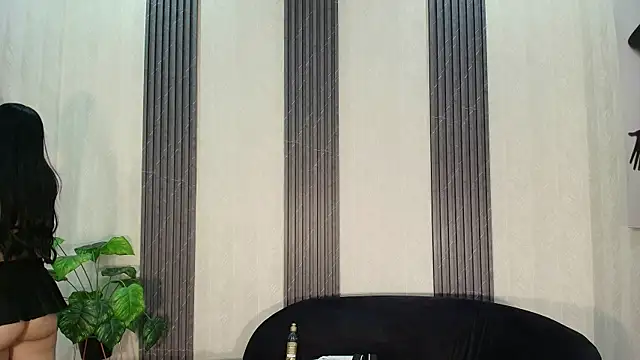Snapshot of Marian_Lux chatting on July 23, 2026, 5:33 pm Marian Lux online show from July 23, 2026, 5:33 pm