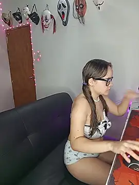 sweetgirl08 online show from July 28, 2026, 11:37 pm