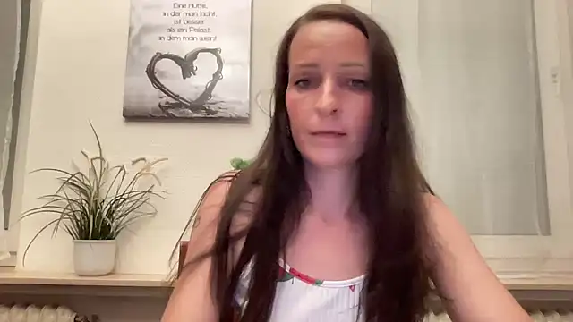 Snapshot of MilaArden chatting on July 21, 2026, 4:31 pm MilaArden online show from July 21, 2026, 4:31 pm
