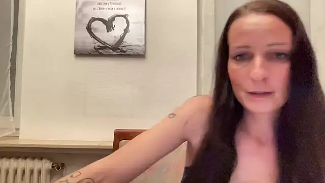 Snapshot of MilaArden chatting on July 29, 2026, 8:18 pm MilaArden online show from July 29, 2026, 8:18 pm
