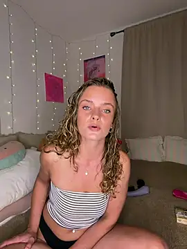 Stella Rosee online show from July 29, 2026, 9:13 pm