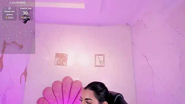 Melodysnow 1 online show from July 18, 2026, 8:56 pm