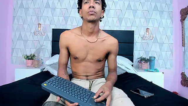 MarckThompsonn online show from July 28, 2026, 12:23 pm