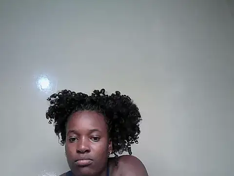 Lunakisses online show from July 19, 2026, 9:35 am