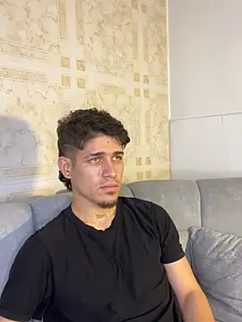 Snapshot of leandro_coper chatting on July 24, 2026, 1:03 am leandro coper online show from July 24, 2026, 1:03 am