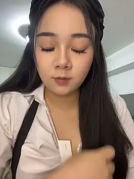 Luna-girl online show from July 21, 2026, 1:57 pm