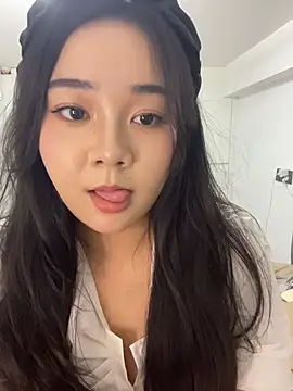 Luna-girl online show from July 23, 2026, 6:50 pm