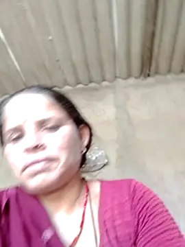 Snapshot of miss_reena93036 chatting on July 18, 2026, 6:17 am miss reena93036 online show from July 18, 2026, 6:17 am