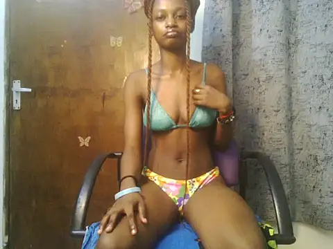 Snapshot of Tinytease_doll chatting on July 20, 2026, 8:33 pm Tinytease doll online show from July 20, 2026, 8:33 pm