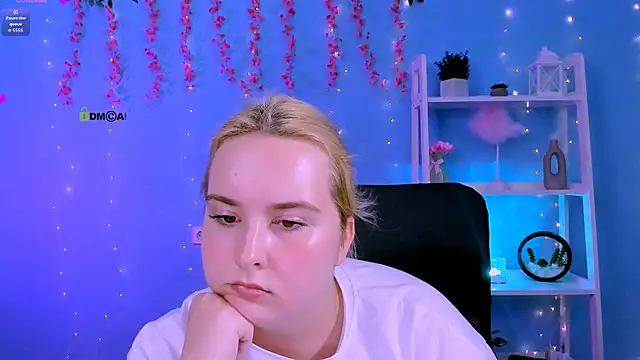 Snapshot of linda_lynx chatting on July 23, 2026, 11:52 am linda lynx online show from July 23, 2026, 11:52 am