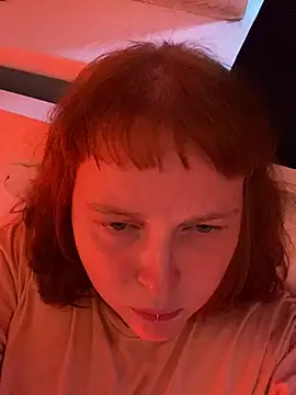 Snapshot of Selena_Bolman chatting on July 31, 2026, 3:33 pm Selena Bolman online show from July 31, 2026, 3:33 pm