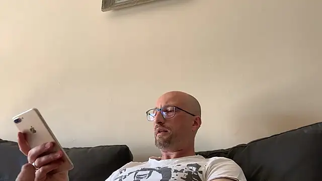 Snapshot of Rosbif69 chatting on July 28, 2026, 2:13 pm Rosbif69 online show from July 28, 2026, 2:13 pm