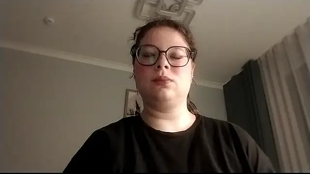 MulaVixen online show from July 19, 2026, 7:17 pm