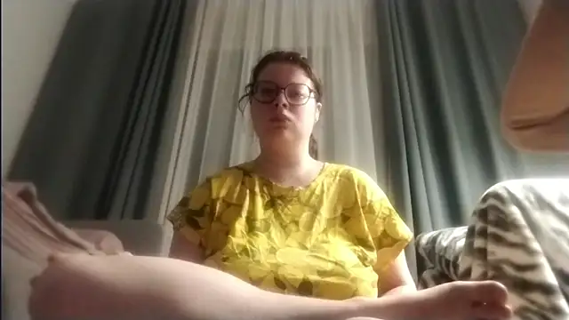 MulaVixen online show from August 3, 2026, 7:06 pm