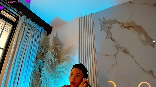 Snapshot of AriadnaLoren_ chatting on July 27, 2026, 8:05 pm AriadnaLoren online show from July 27, 2026, 8:05 pm