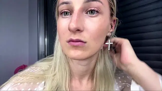 Velourlab online show from July 20, 2026, 7:27 pm