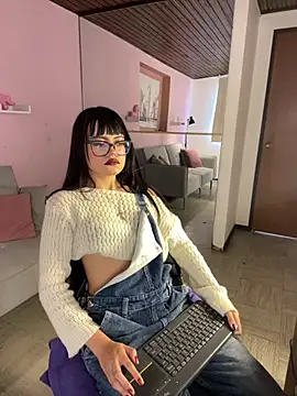 Saphira Pink online show from July 23, 2026, 7:12 pm