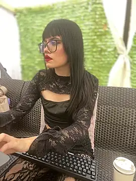Saphira Pink online show from July 24, 2026, 6:06 pm