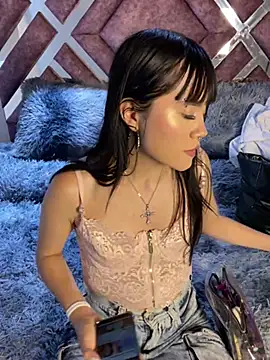 Saphira Pink online show from July 27, 2026, 5:53 pm