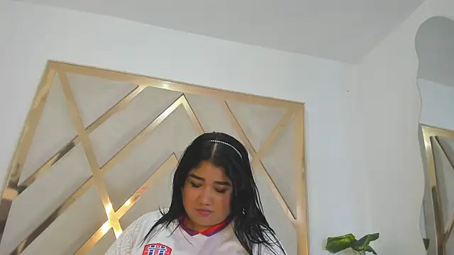 gabycutee  online show from July 27, 2026, 8:27 pm