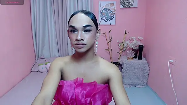 VivienneLuxe online show from July 25, 2026, 7:22 pm