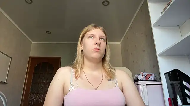 Snapshot of RollingSweet chatting on July 27, 2026, 6:42 am RollingSweet online show from July 27, 2026, 6:42 am