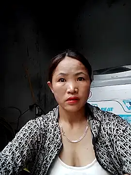 Snapshot of Mie-Miee chatting on July 23, 2026, 12:24 am Mie-Miee online show from July 23, 2026, 12:24 am