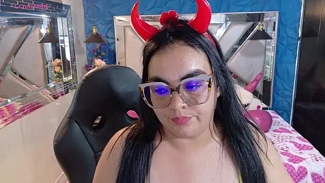 Snapshot of megan_glenda chatting on July 22, 2026, 9:06 pm megan glenda online show from July 22, 2026, 9:06 pm
