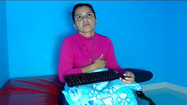 tamenoir33 online show from July 25, 2026, 12:47 pm