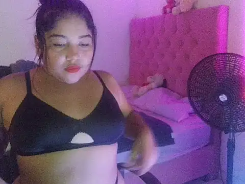Snapshot of maddy13hony chatting on July 24, 2026, 10:41 pm maddy13hony online show from July 24, 2026, 10:41 pm