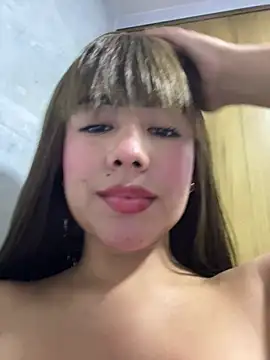 Snapshot of coral_tre chatting on July 25, 2026, 2:31 am coral tre online show from July 25, 2026, 2:31 am