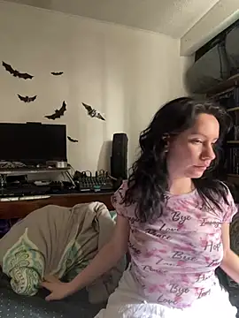 Snapshot of DiviNina chatting on July 26, 2026, 9:21 pm DiviNina online show from July 26, 2026, 9:21 pm