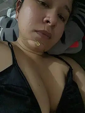 Snapshot of DaphneSky chatting on July 24, 2026, 4:32 am DaphneSky online show from July 24, 2026, 4:32 am