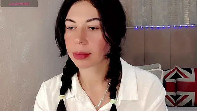 Snapshot of InnocentDevil_ chatting on July 24, 2026, 8:34 am InnocentDevil online show from July 24, 2026, 8:34 am