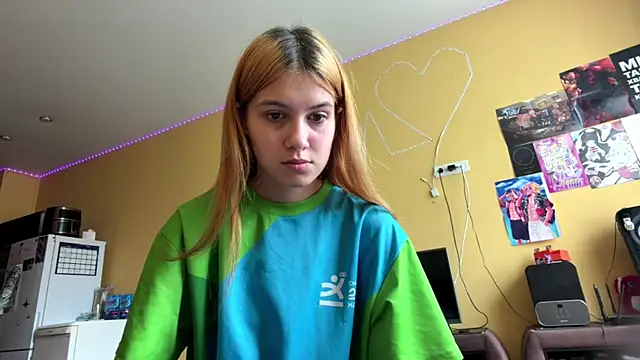 Snapshot of LinZavr chatting on July 30, 2026, 5:17 am LinZavr online show from July 30, 2026, 5:17 am