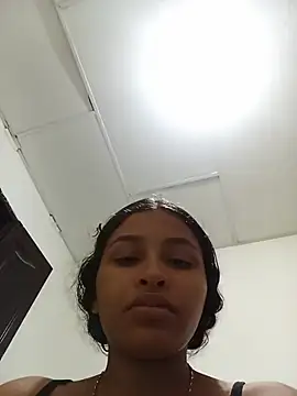 Lia Foz online show from July 28, 2026, 3:02 am