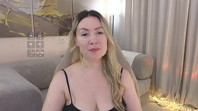 Snapshot of ElleHerry chatting on July 25, 2026, 7:11 pm ElleHerry online show from July 25, 2026, 7:11 pm