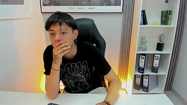 Luucky Strike online show from August 1, 2026, 4:12 am