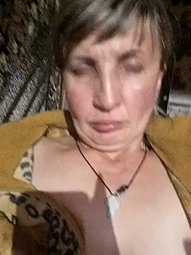 Snapshot of BellaBlum777 chatting on July 23, 2026, 8:18 pm BellaBlum777 online show from July 23, 2026, 8:18 pm