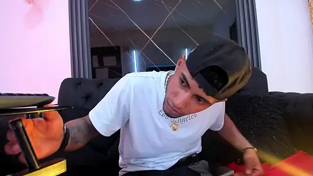axel black xxx online show from July 26, 2026, 1:25 am