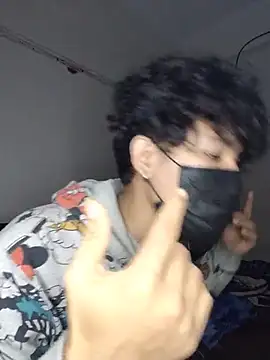 Snapshot of roxiii_ chatting on July 28, 2026, 6:31 pm roxiii online show from July 28, 2026, 6:31 pm