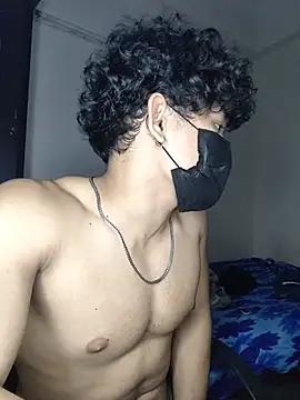 Snapshot of roxiii_ chatting on July 28, 2026, 7:39 pm roxiii online show from July 28, 2026, 7:39 pm