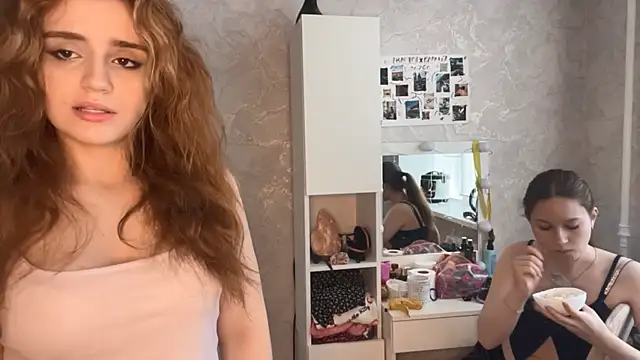 hotgirlhotshow online show from July 29, 2026, 5:16 am