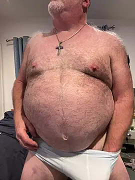 Snapshot of greyoakbear chatting on July 21, 2026, 8:33 pm greyoakbear online show from July 21, 2026, 8:33 pm