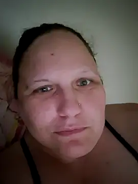Mellegirl online show from July 21, 2026, 10:39 am