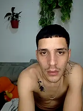Snapshot of BoyMaxLatin chatting on July 28, 2026, 7:15 am BoyMaxLatin online show from July 28, 2026, 7:15 am