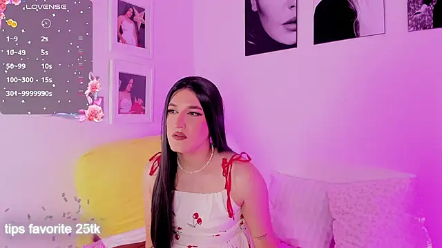 Snapshot of Naomi_Collins_ chatting on July 28, 2026, 5:03 am Naomi Collins online show from July 28, 2026, 5:03 am