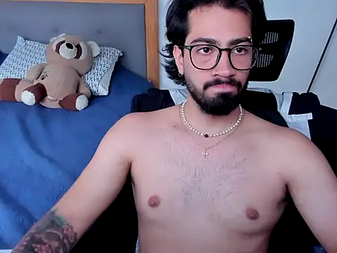 Thiagox2002 online show from July 28, 2026, 8:52 pm