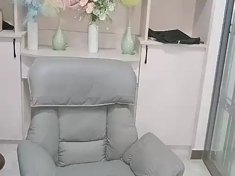 XIAxia00001 online show from July 24, 2026, 12:36 pm